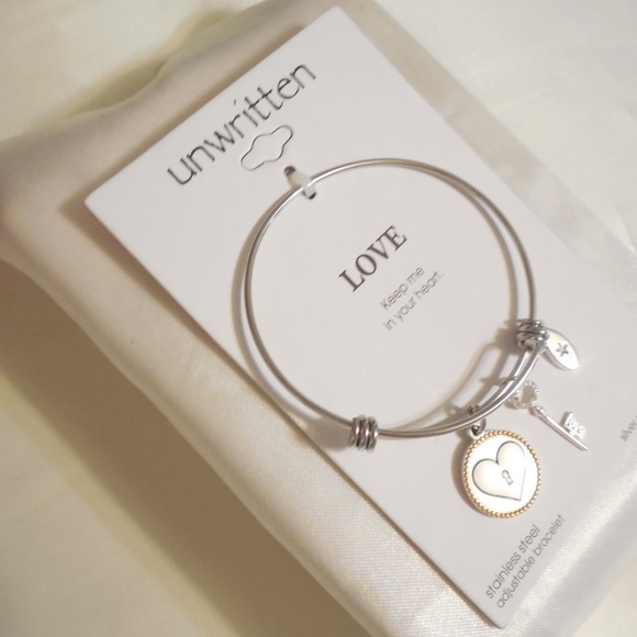 Unwritten Charm bangle Bracelet - Picture 3 of 5